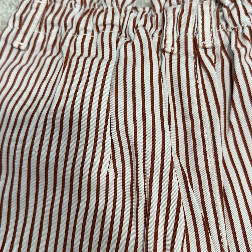 Urban Outfitters Striped High-Waist Shorts in White and Brown - Picture 3 of 3